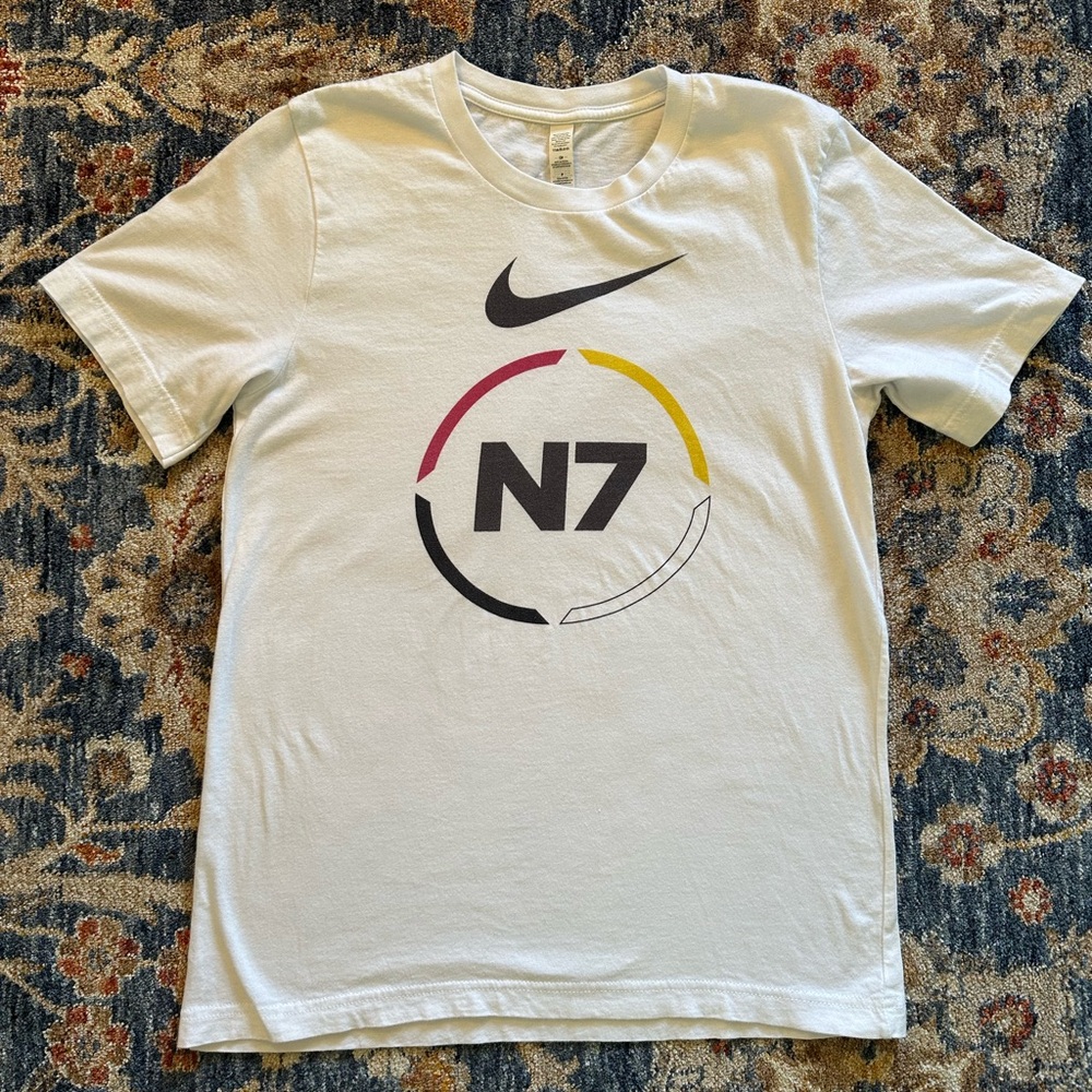 Nike N7 women’s short sleeve t-shirt size small